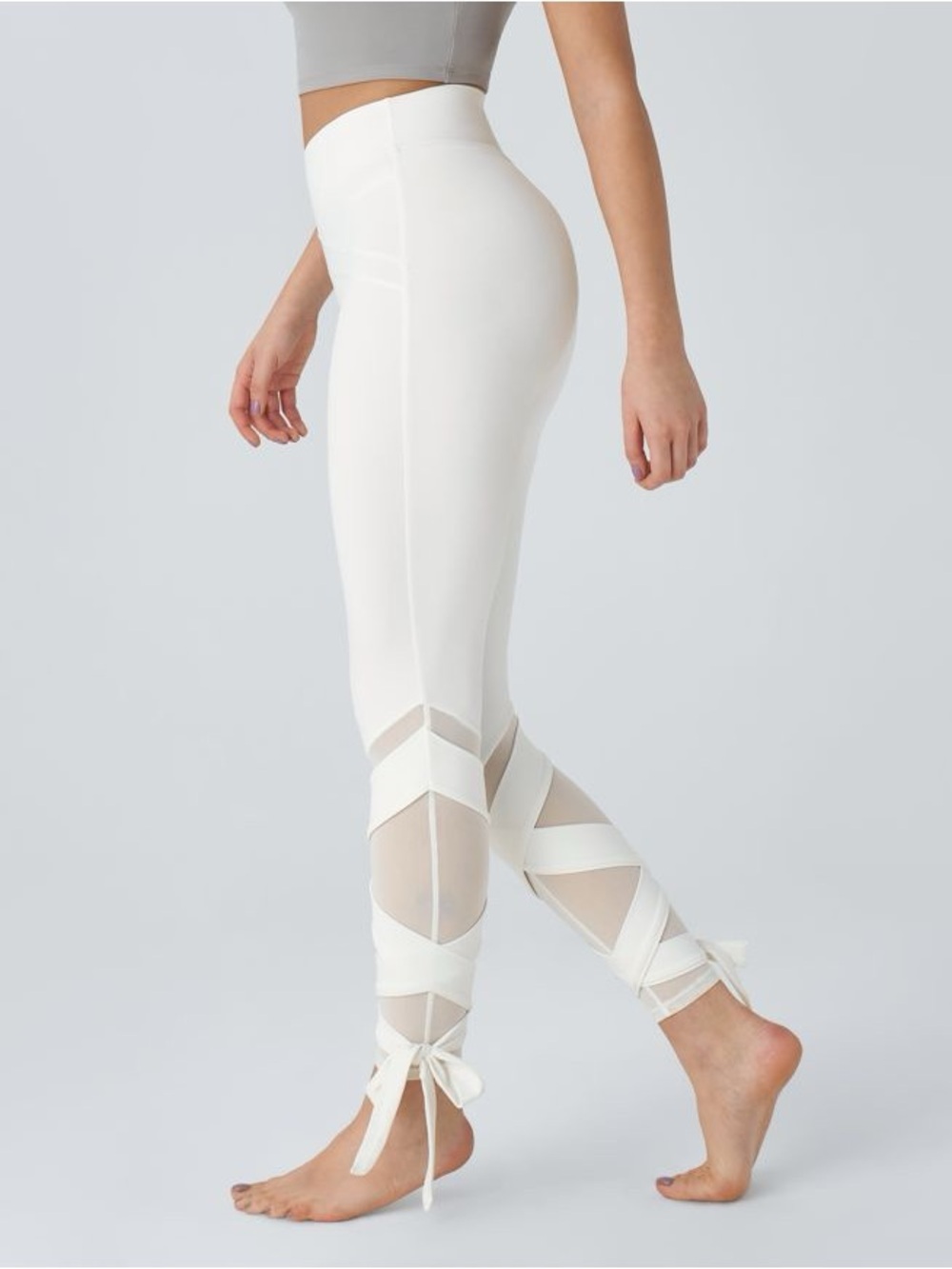 SoftlyZero™ High Waisted Contrast Mesh Lace Up Yoga 7/8 Leggings-UPF50+ medium
